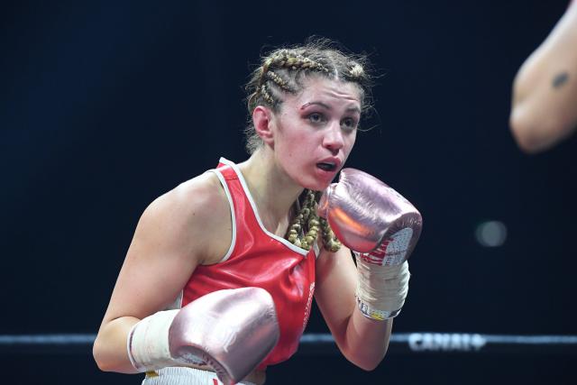 Victoire Piteau beats Ioana Fecioru for European super-lightweight title