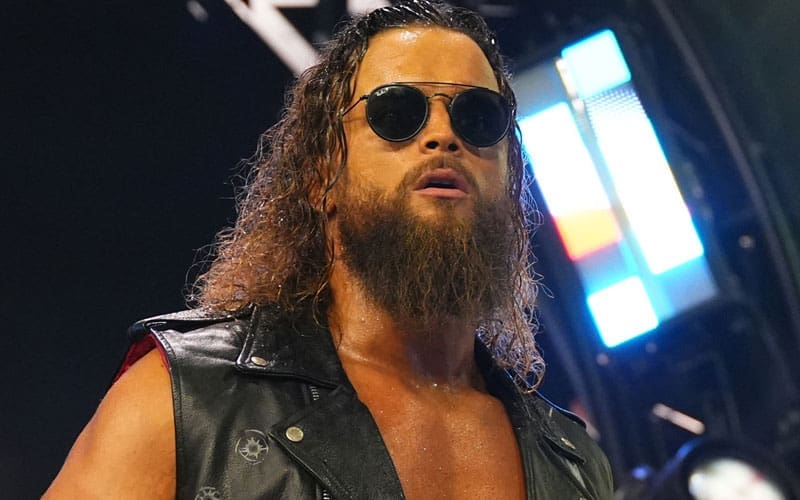 Juice Robinson spotted on crutches after injury at AEW Collision