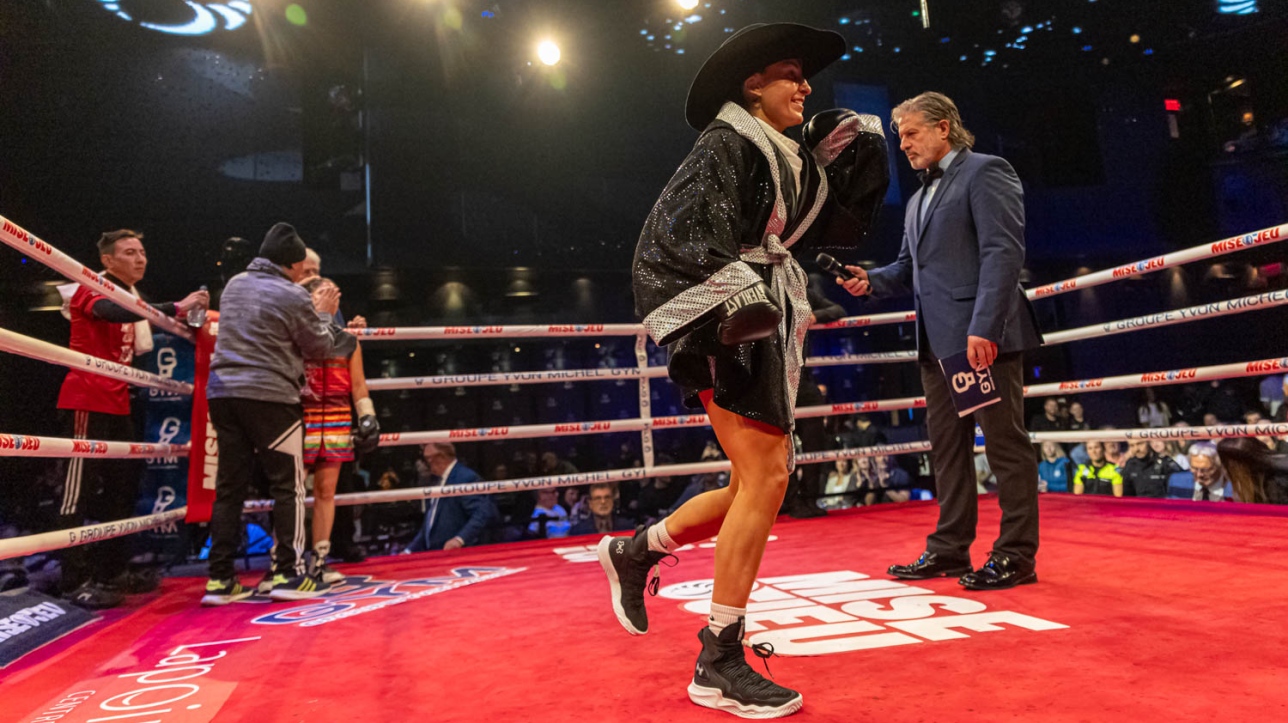 Boxing: a simpler day that does Kim Clavel good