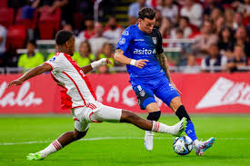 Chelsea leading the race to sign ‘crazy’ defender who Liverpool view as Virgil van Dijk’s successor